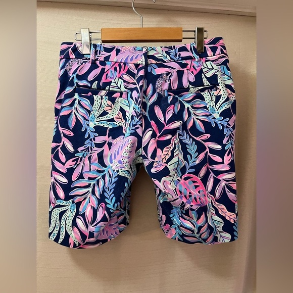 ⚪️ Lily Pulitzer Colorful Leaf Print Shorts size 4 fun summer colourful - Picture 4 of 8